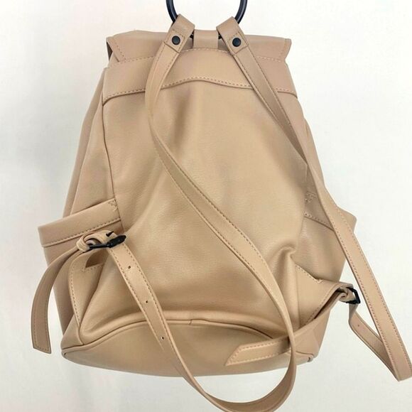 Elizabeth & James Tan Beige Slouchy Bucket Vegan Leather Drawstring Backpack EUC